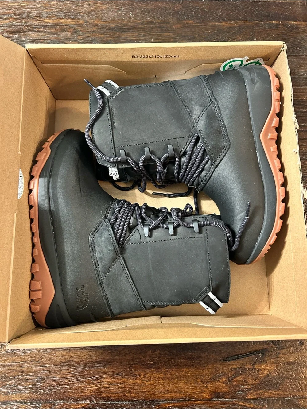 The North Face Women's Women’s Yukiona Mid Boots - Black